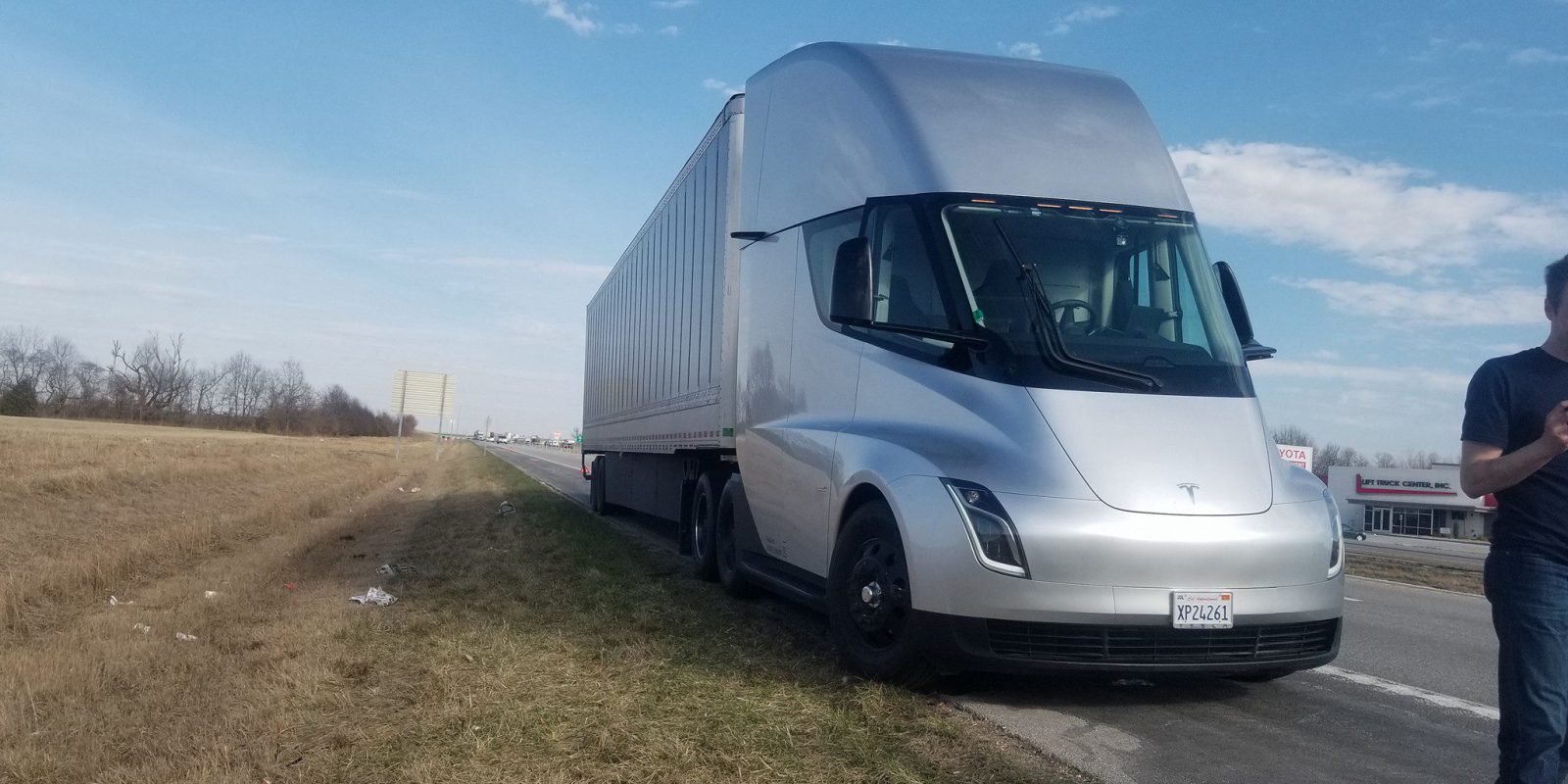 Tesla Semi : plus de 900 kilomètres d'autonomie et un carnet de commande déjà bien rempli
